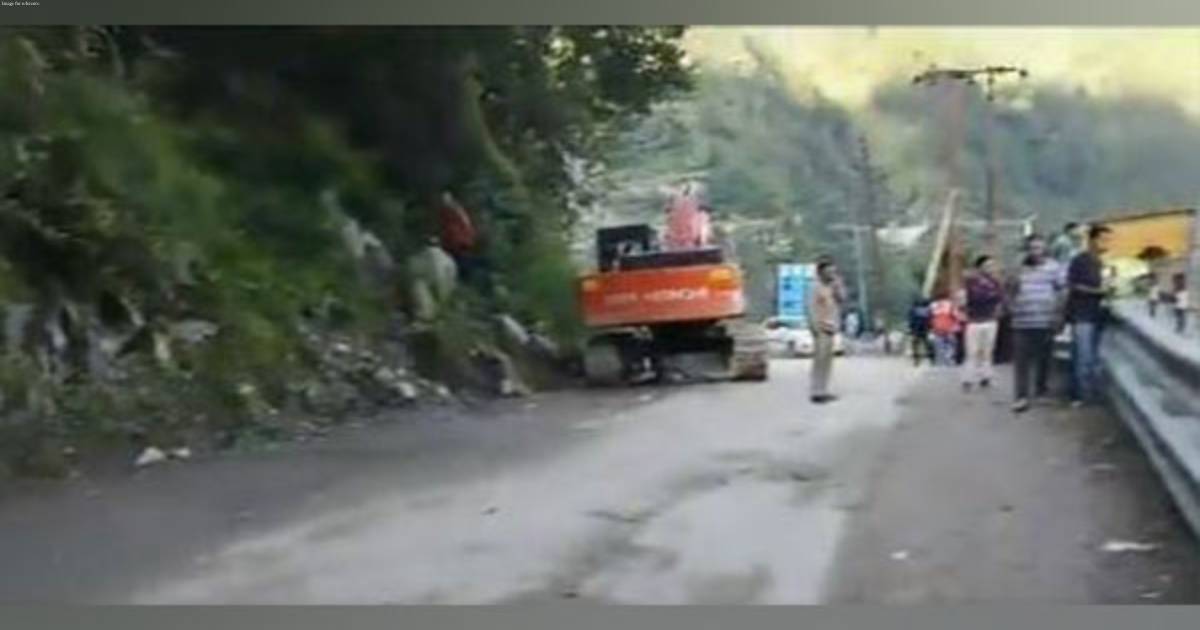 Himachal Pradesh: National Highway-5 blocked due to landslide near Nigulsari in Kinnaur